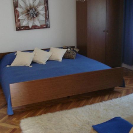 Apartments Xenia Petrcane Bagian luar foto