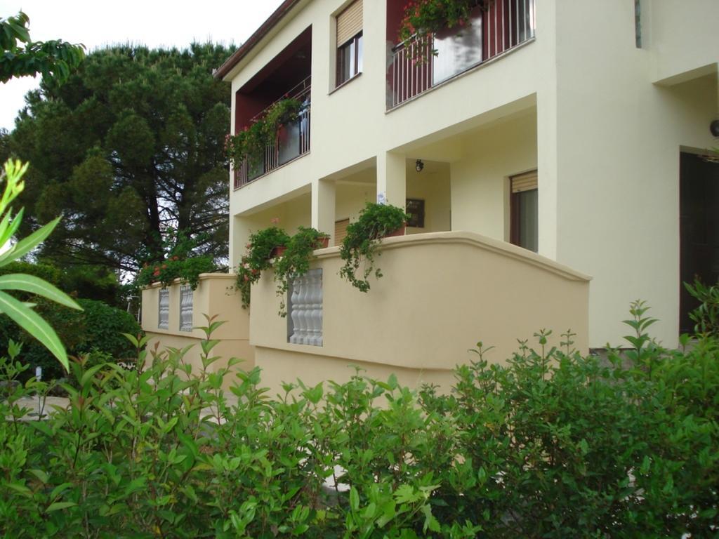 Apartments Xenia Petrcane Ruang foto